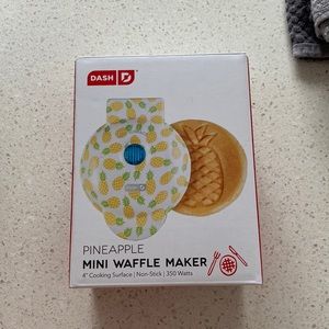 Pineapple Waffle Maker